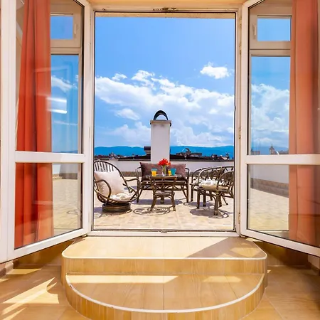 Apartment Roof Terrace Maisonette